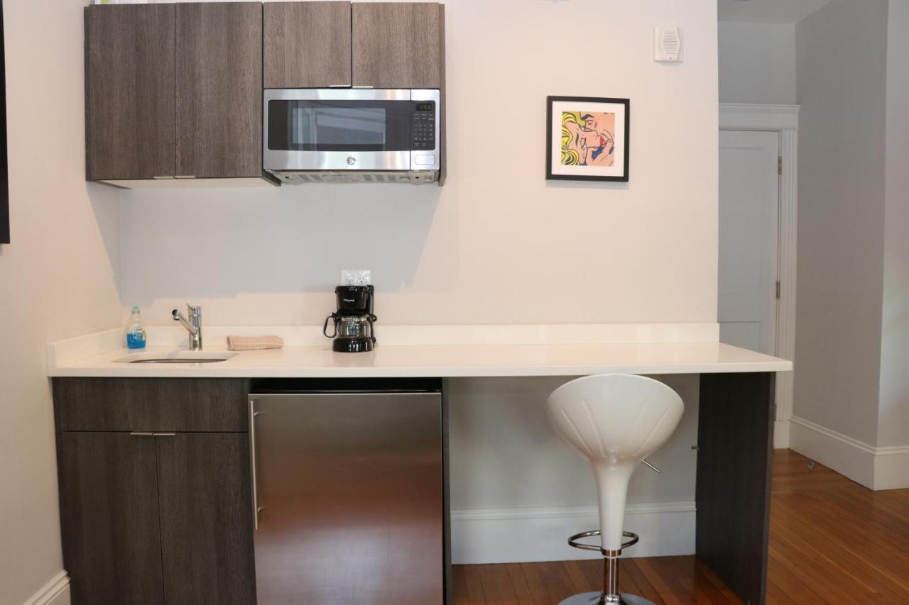 A Stylish Stay W/ A Queen Bed, Heated Floors.. #24 Brookline Exterior foto