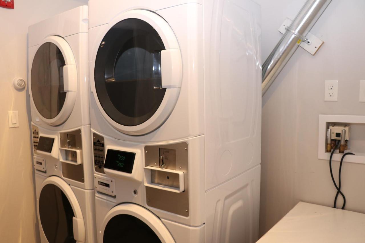 A Stylish Stay W/ A Queen Bed, Heated Floors.. #24 Brookline Exterior foto